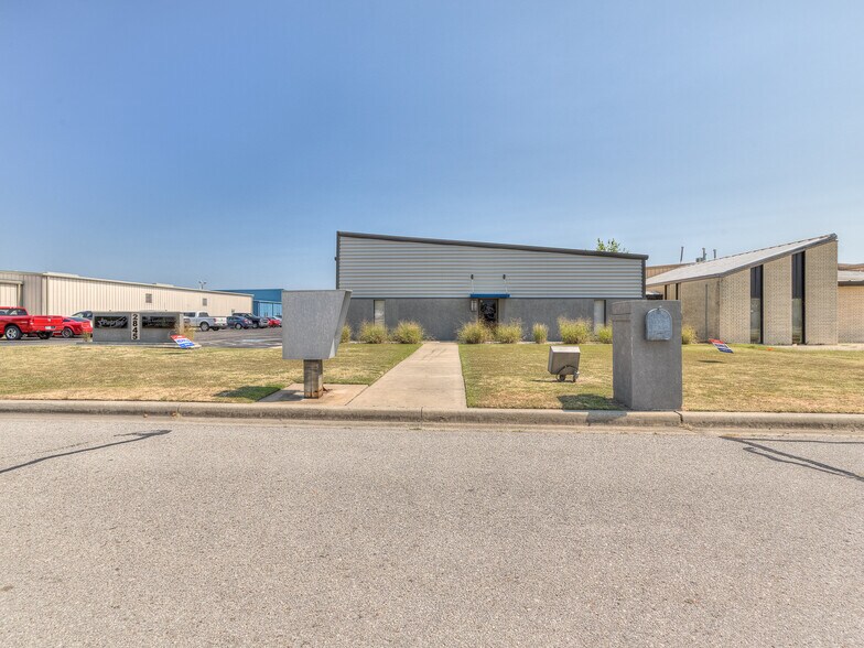 More Photos Of 2845 Broce Dr, Norman Office For Sale