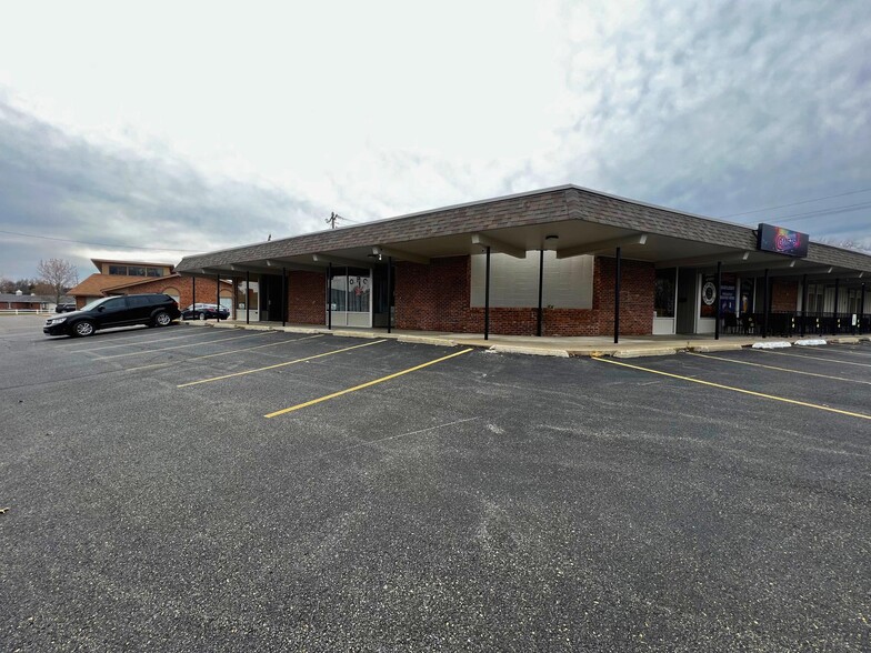 Primary Photo Of 4151-4153 SW Twilight Dr, Topeka Storefront Retail Office For Lease