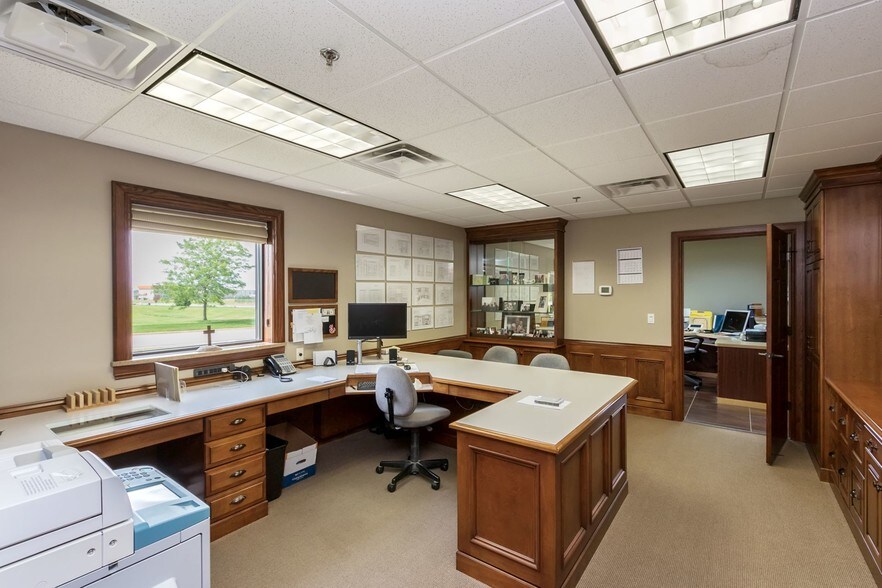 More Photos Of 801 62nd St, Marion Showroom For Sale