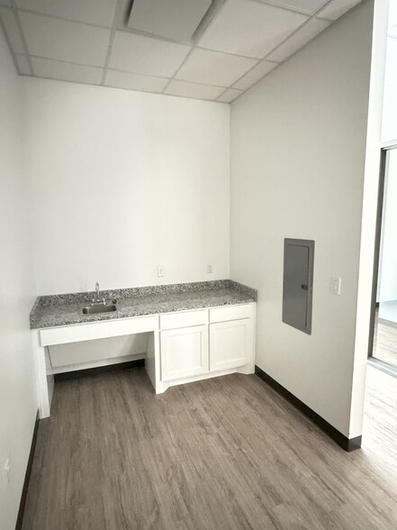 More Photos Of 2261 Gattis School Rd, Round Rock Medical For Lease