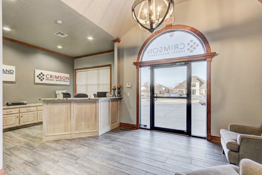 More Photos Of 901-909 Wall St, Norman Office For Sale