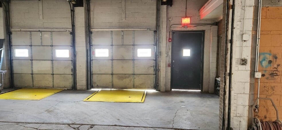 More Photos Of 11743 S Mayfield Ave, Alsip Warehouse For Lease