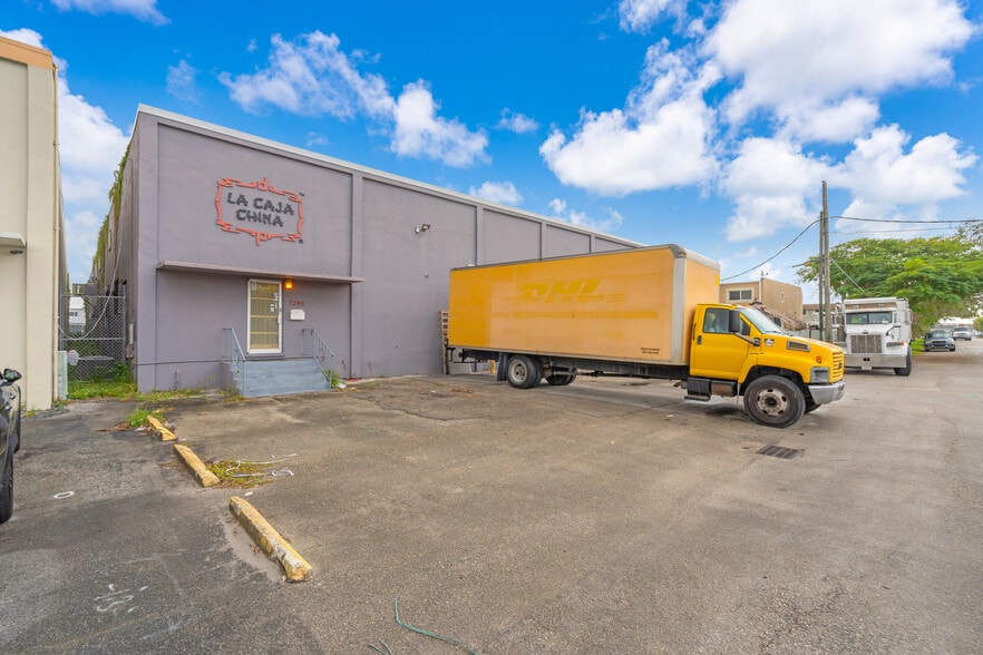 More Photos Of 7395 W 18th Ln, Hialeah Warehouse For Sale