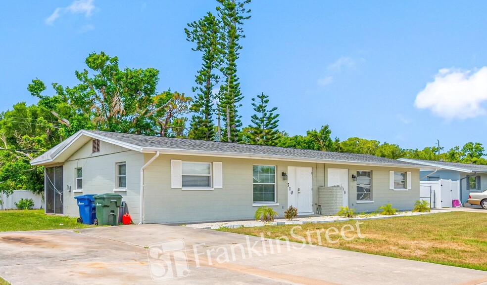 More Photos Of 308-630 Briarwood Rd, Venice Specialty For Sale