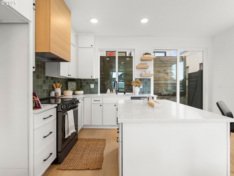 More Photos Of 1911 Broadway St, Vancouver Apartments For Sale