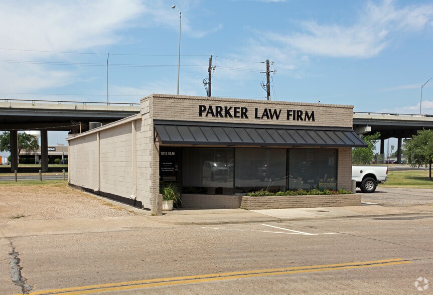 More Photos Of 1012 S Elm St, Carrollton Office For Sale
