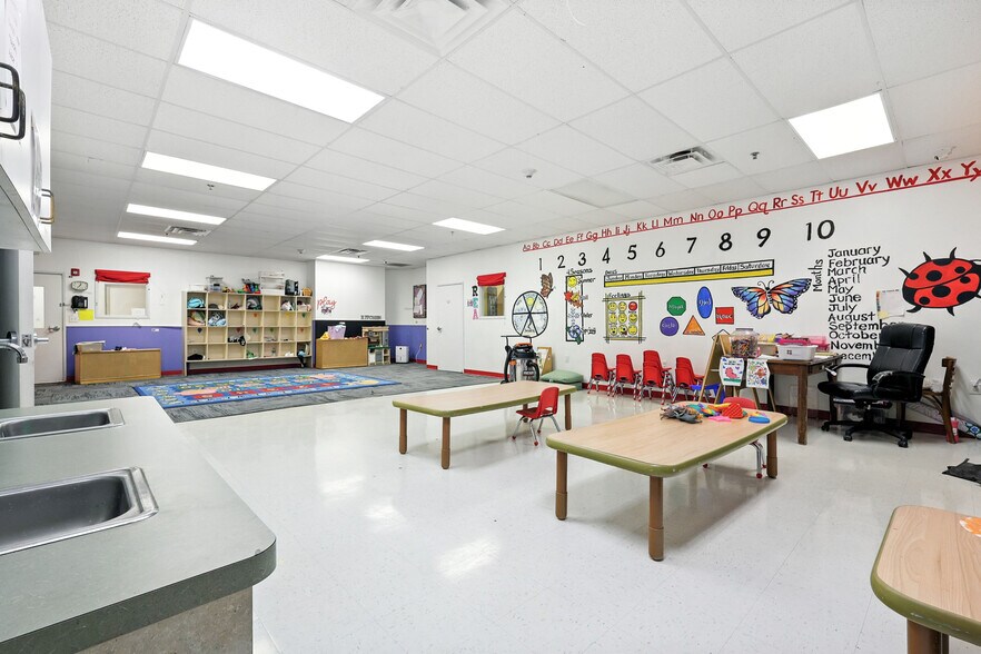 More Photos Of 1700 Cedar Run, Ennis Daycare Center For Sale