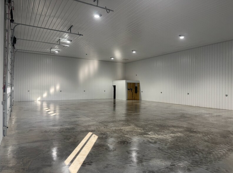 More Photos Of 785 Burdeck St, Rotterdam Land For Lease