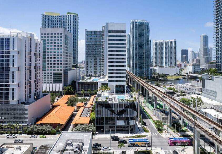 More Photos Of 115 SW 8th St, Miami Restaurant For Sale