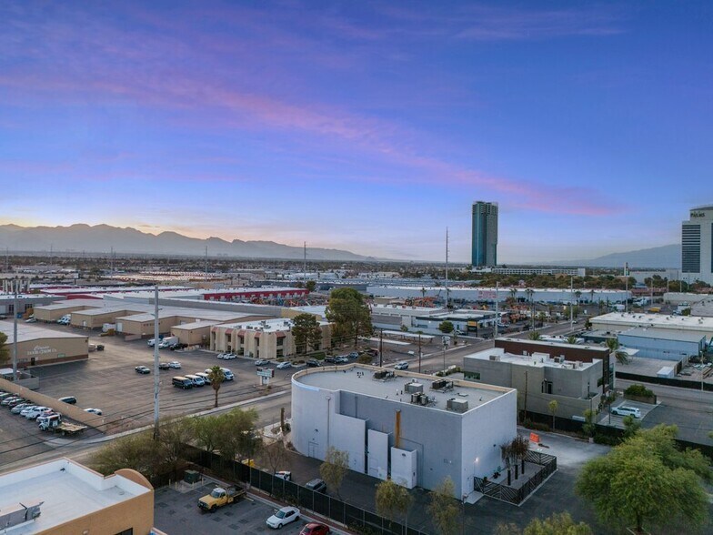 More Photos Of 4636 Wynn Rd, Las Vegas Bar For Lease