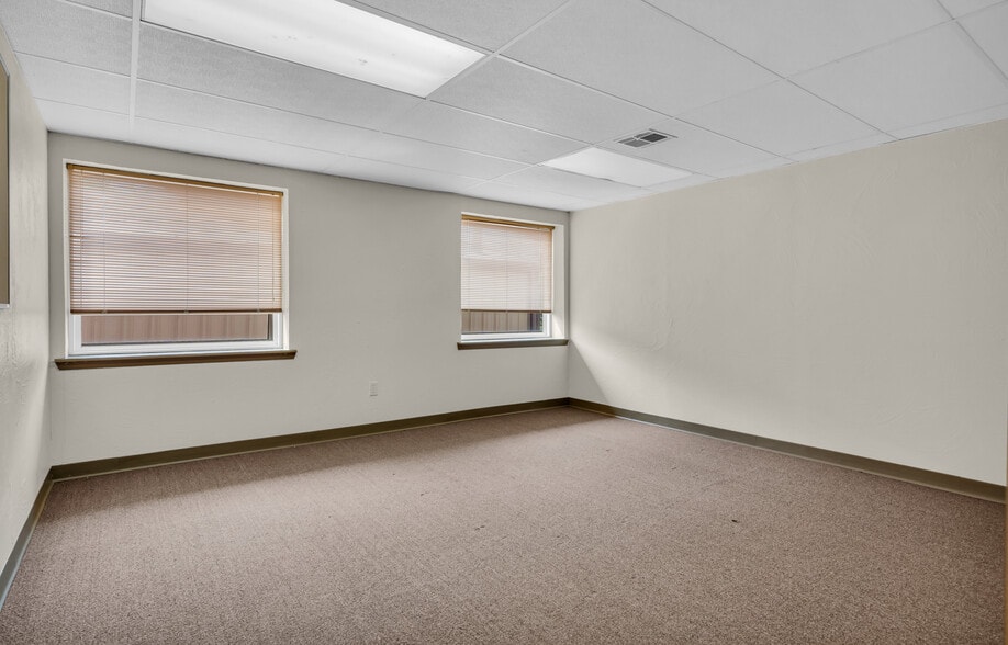 More Photos Of 727 4th St, Healdton Religious Facility For Sale