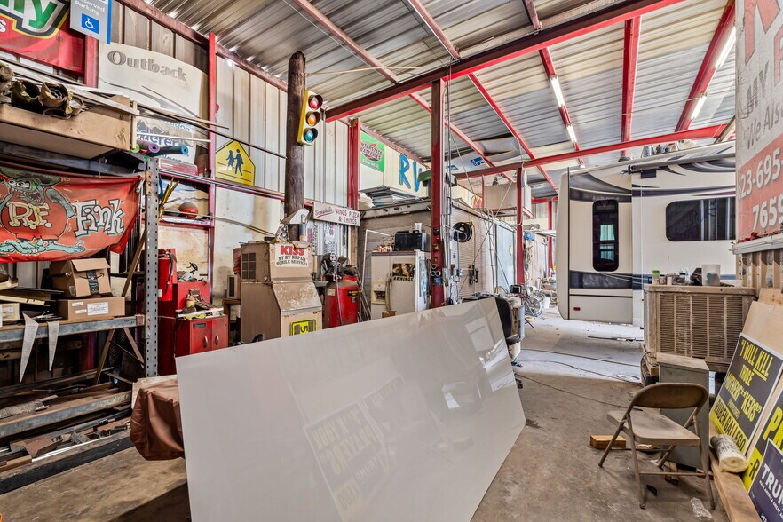 More Photos Of 7659 W Hatcher Rd, Peoria Warehouse For Sale