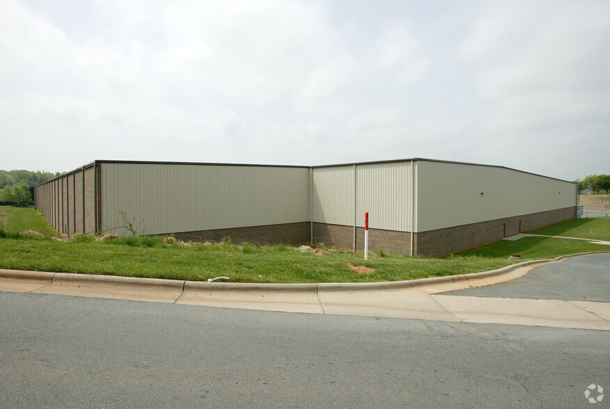 More Photos Of 710 Almondridge Dr, Rural Hall Warehouse For Lease