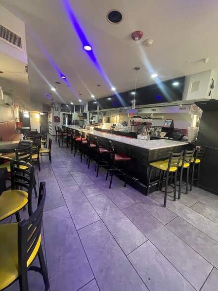 Primary Photo Of 269 W Merrick Rd, Valley Stream Sports And Entertainment For Lease