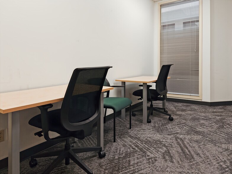 More Photos Of 1155 N Service Rd W, Oakville Coworking Space
