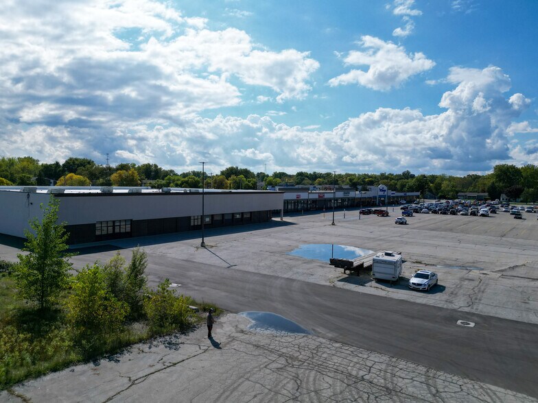 More Photos Of 2906-2992 Center Ave, Essexville Unknown For Sale