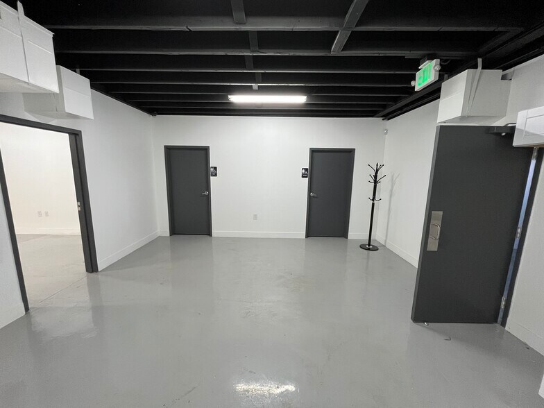 More Photos Of 153 Vallejo St, Denver Warehouse For Lease