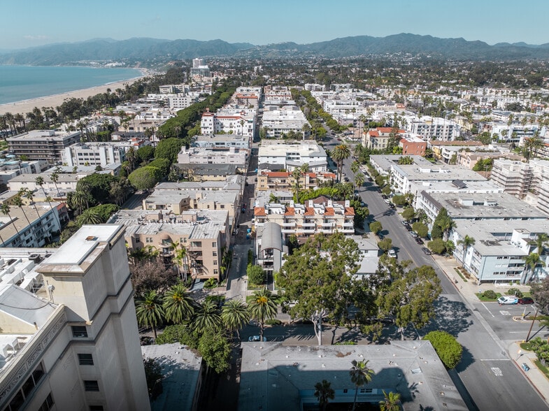 More Photos Of 210 California Ave, Santa Monica Apartments For Sale