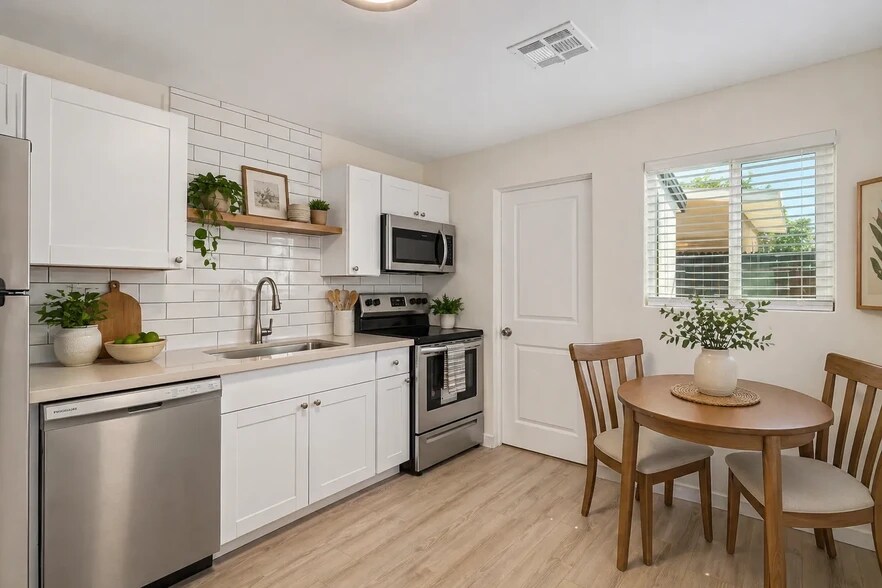 More Photos Of 312 E Kinderman Dr, Avondale Apartments For Sale