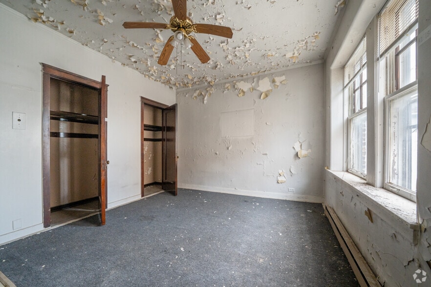 More Photos Of 217 Marquette St, LaSalle Hotel For Sale