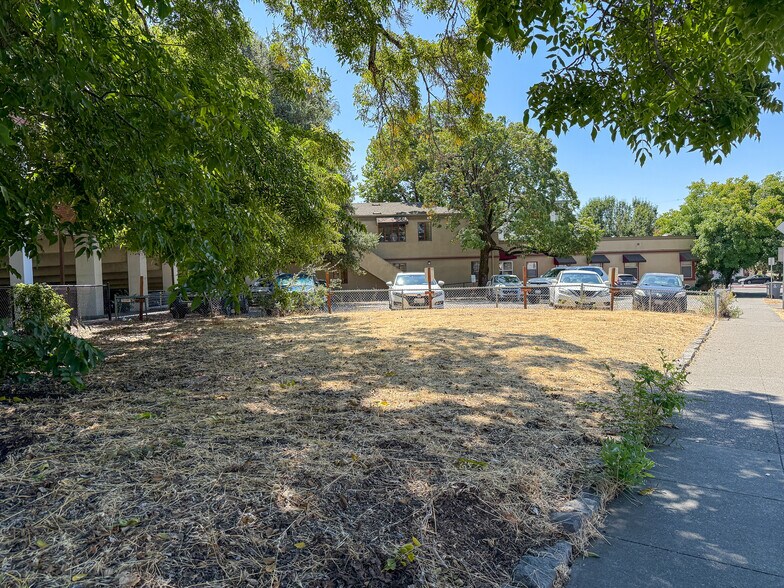 More Photos Of 534 B St, Santa Rosa Medical For Sale