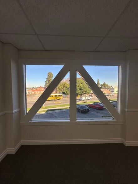More Photos Of 2340 Plaza Del Amo, Torrance Office For Lease