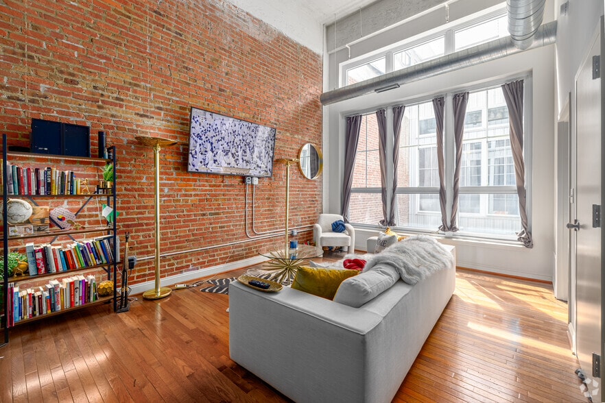 More Photos Of 311-313 W Baltimore St, Baltimore Apartments For Sale