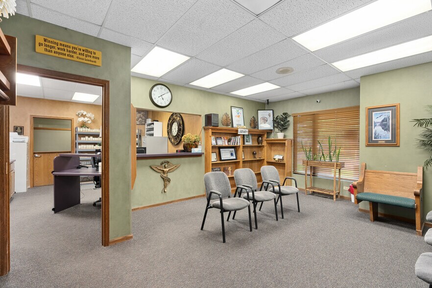 More Photos Of 822-826 S Hastings Way, Eau Claire Medical For Sale