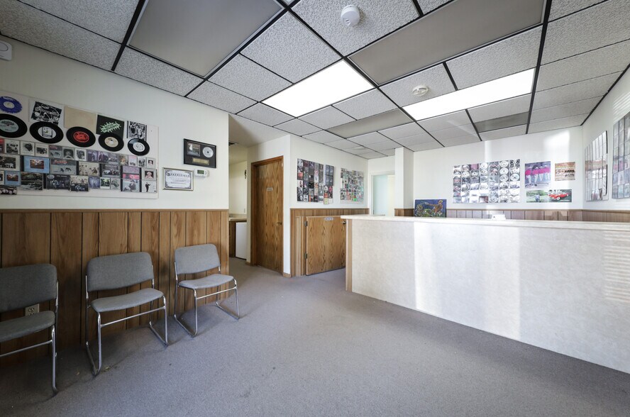 More Photos Of 931 26th St, Bakersfield Movie Radio TVStudio For Sale