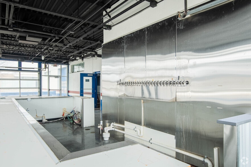 More Photos Of 2259 Deming Way, Middleton Restaurant For Sale