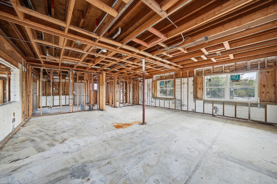 More Photos Of 1261 Beach Rd, Englewood Storefront Retail Residential For Sale
