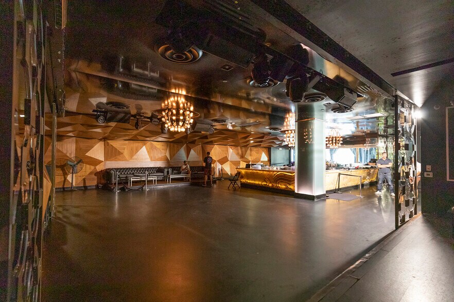 More Photos Of 1000 K St, Sacramento Restaurant For Lease