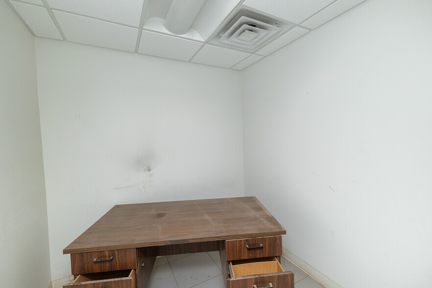 More Photos Of 890 N State Road 14, Harper Auto Dealership For Sale