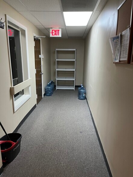 More Photos Of 9926 Main St, Fairfax Office For Lease