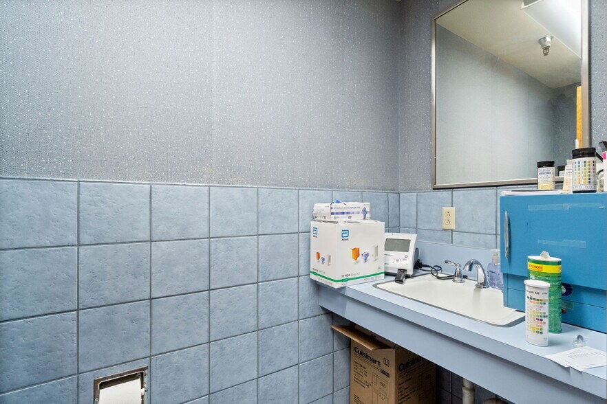 More Photos Of 3520 E Shields Ave, Fresno Medical For Sale