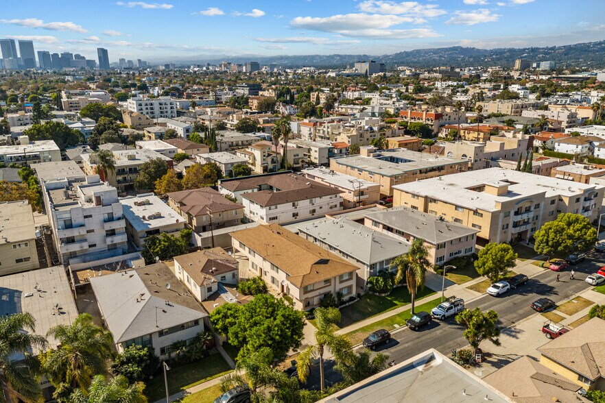 More Photos Of 1043 S Holt Ave, Los Angeles Apartments For Sale