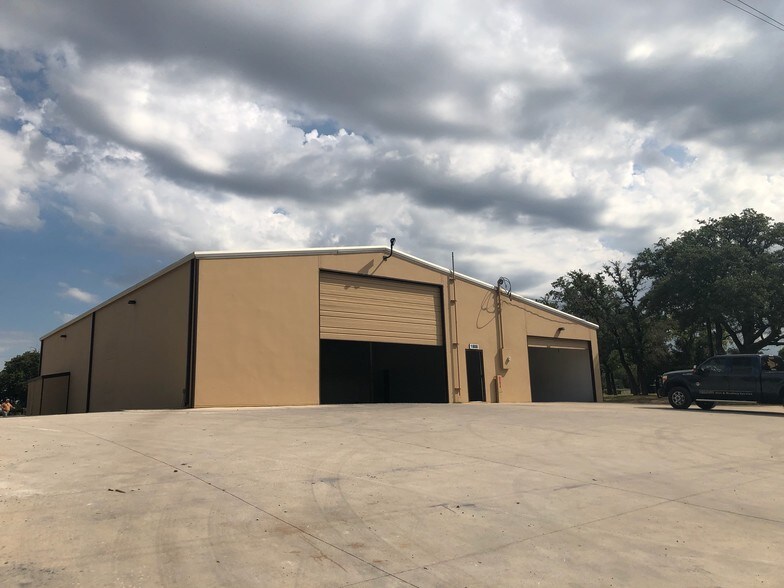 Primary Photo Of 1808 Barnett Dr, Weatherford Warehouse For Lease
