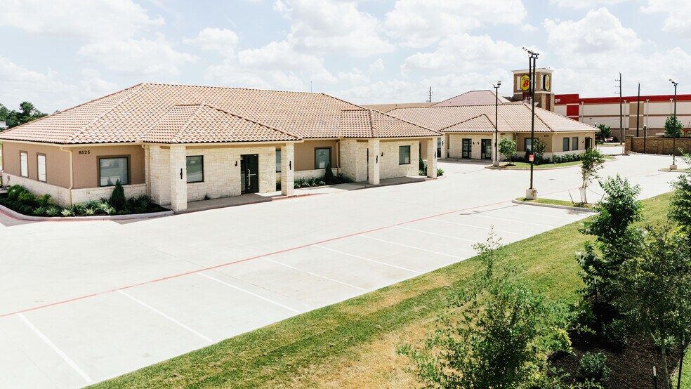 More Photos Of 8525 N Sam Houston Pkwy E, Humble Unknown For Lease