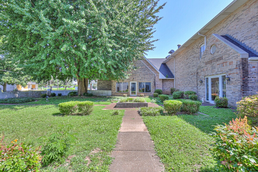 More Photos Of 228 S Military Ave, Lawrenceburg Religious Facility For Sale