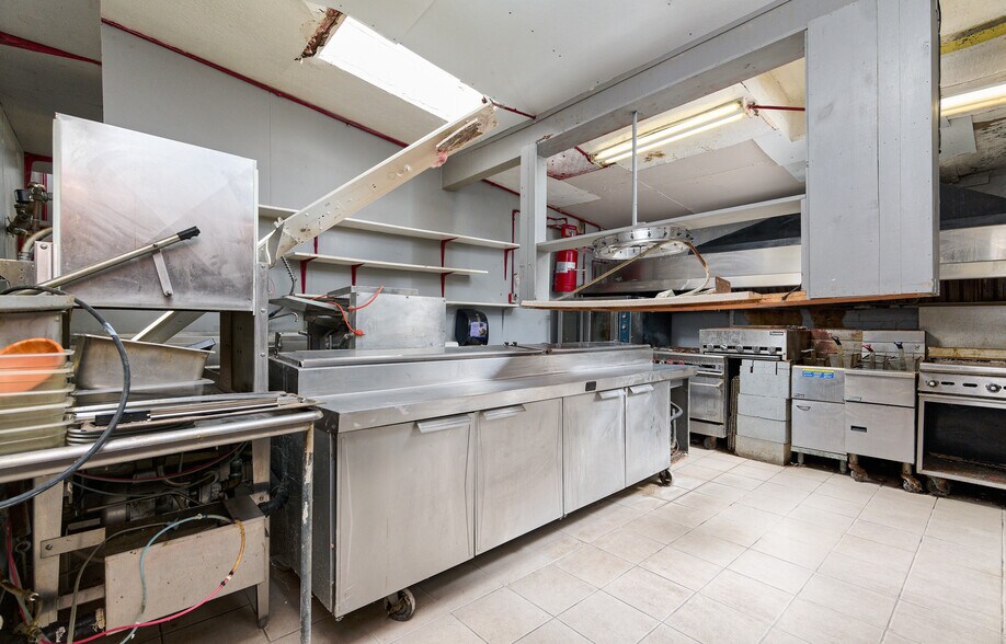 More Photos Of 6022 Pony Express Trl, Pollock Pines Freestanding For Sale