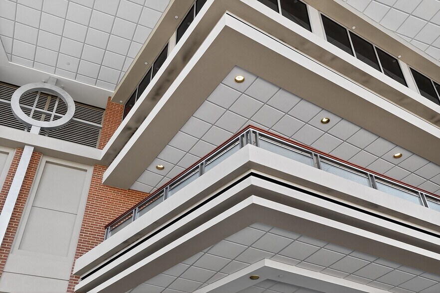 More Photos Of 800 Saint Vincents Dr, Birmingham Medical For Lease