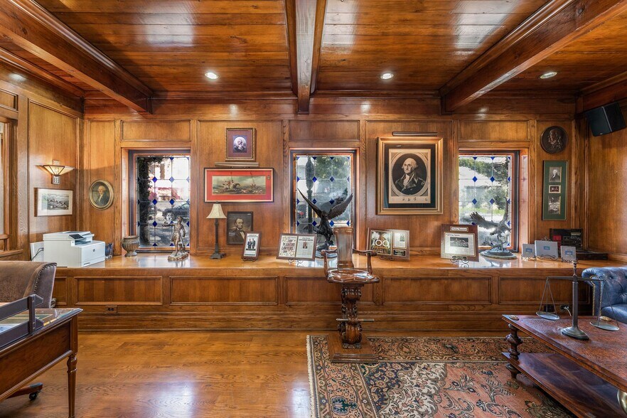 More Photos Of 8752 Holloway Dr, West Hollywood Office For Sale