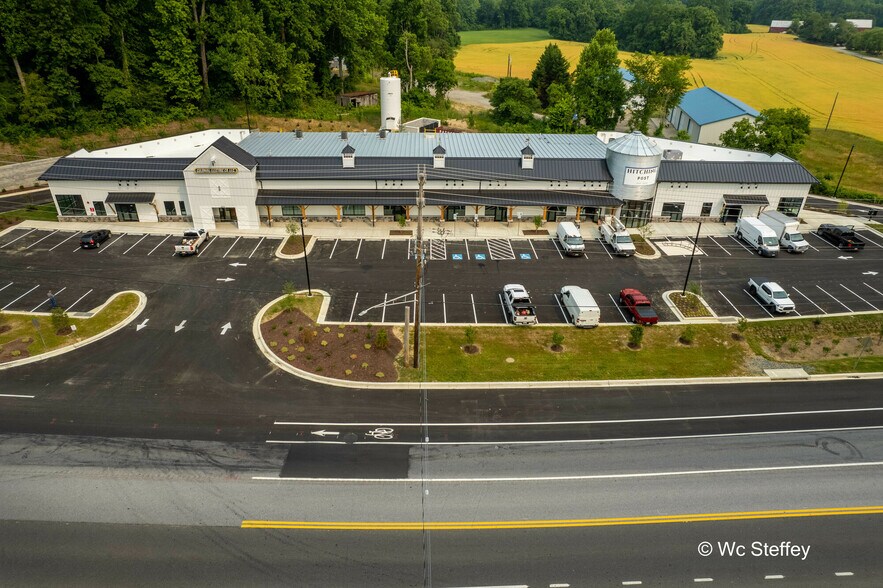 More Photos Of 5078 Solomons Island Rd, Lothian Storefront Retail Office For Lease