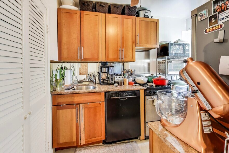 More Photos Of 1317 Corcoran St NW, Washington Apartments For Sale