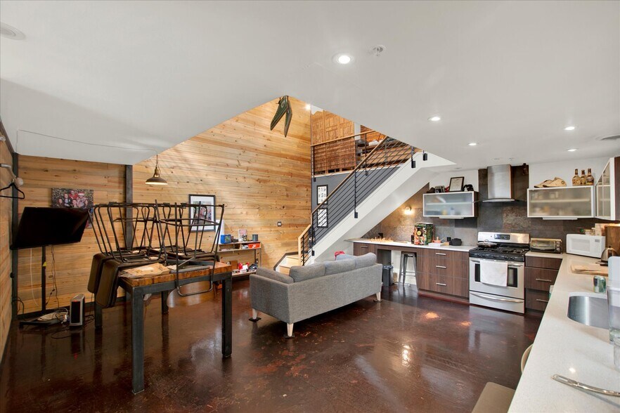 More Photos Of 1250 31st St, Denver Office For Sale