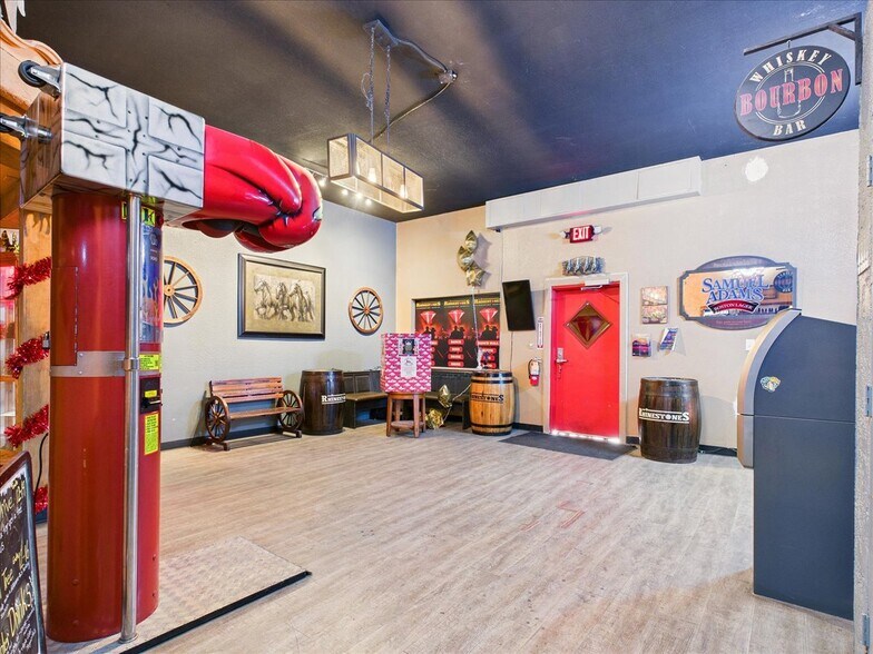 More Photos Of 1700 S Pahrump Valley Blvd, Pahrump Storefront For Sale