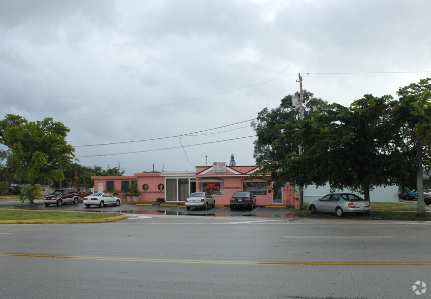 More Photos Of 923-925 Old Federal Hwy, Hallandale Beach Office For Sale