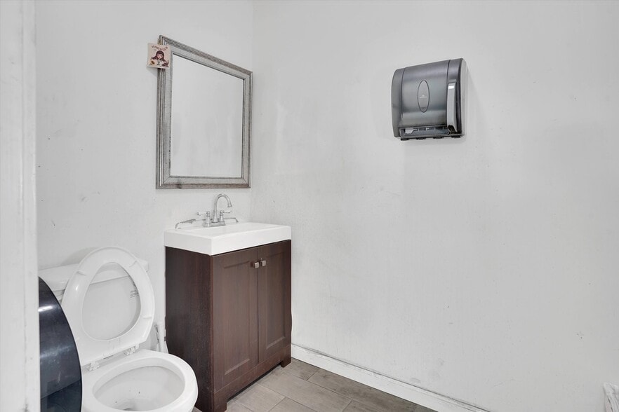 More Photos Of 17306 Alief Clodine Rd, Richmond Auto Repair For Sale