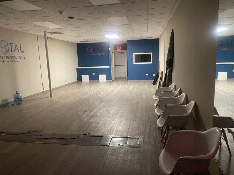 More Photos Of 22-28 Phelps Ave, Romeoville General Retail For Lease