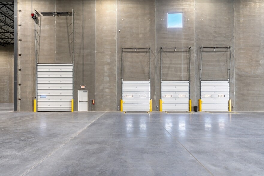 More Photos Of 3000 W 4th St, Chester Distribution For Lease